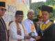 Bupati Eka Putra bersama salah sorang Tahfidz.