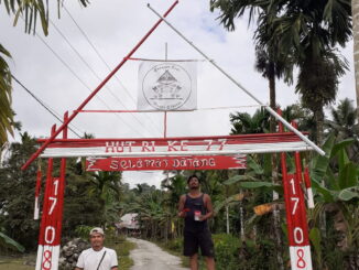 Gapura yang dibangun Sanggar Seni Manai Sikerei.