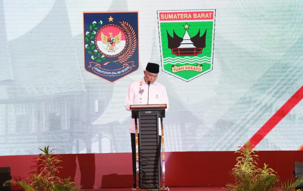 Gubernur Mahyeldi saat memberi sambutan.