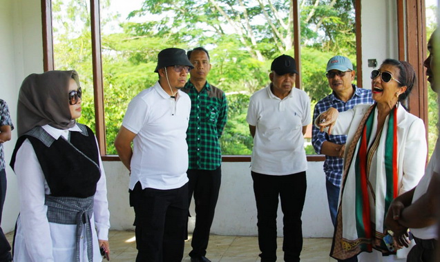 Ketua Umum PP Pordasi, Triwatty Marciano bersama Ketua Umum Pengprov Pordasi Sumbar.