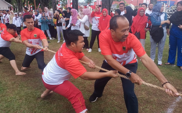 Lomba Tarik Tambang Setdaprov Sumbar,