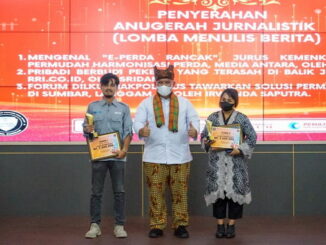 Penerima penghargaan dari Kanwil Kemenkumham Sumbar.