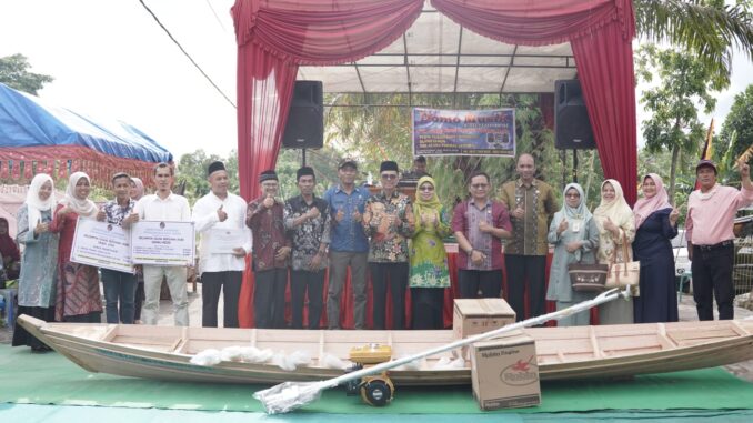 Penyerahan Bantuan Untuk kelompok nelayan
