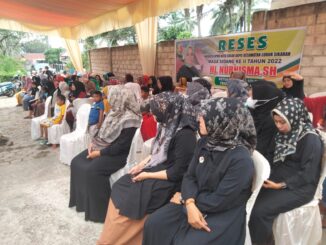 Warga Menghadiri Kunjungan Reses Hj. Nurnisma