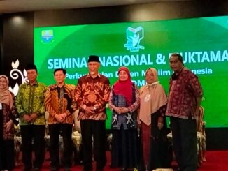 Gubernur Mahyeldi saat menjadi narasumber pada Seminar Nasional dan Muktamar Perkumpulan Dosen Muslim Indonesia (PDMI).