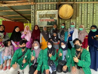 Kegiatan mahasiswa KKN Unand di Posyandu Lansia VI Suku Kota Solok.