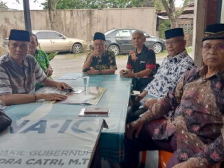 Pertemuan pengurus IKWAL Kota Padang.