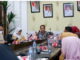 Rapat kordinasi Pemkab Pessel yang dipimpin Wabup Pessel Rudi Haryansyah dengan TP2DD.