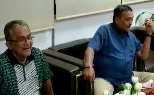 Tokoh masyarakat yang kritisi kinerja bupati Pessel.