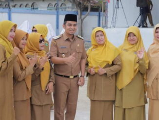 Wawako Ramadhani bersama guru SMAN 3 Kota Solok.