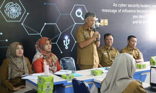 Kadiskominfo Limapuluh Kota saat membuka Rakor rencana pembentukan dan pelatihan Nagari statistik tahun 2022.