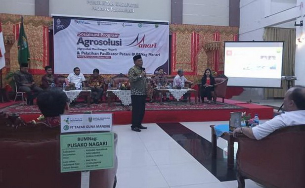Wabup Padang Pariaman Rahmang menyampaikan arahan kepada peserta dan penyelenggara sosialisasi dan pelatihan fasilitator program petani Manari.