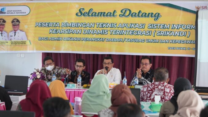 Mewakili Bupati, Sekdakab.50 Kota membuka Bimtek Srikandi
