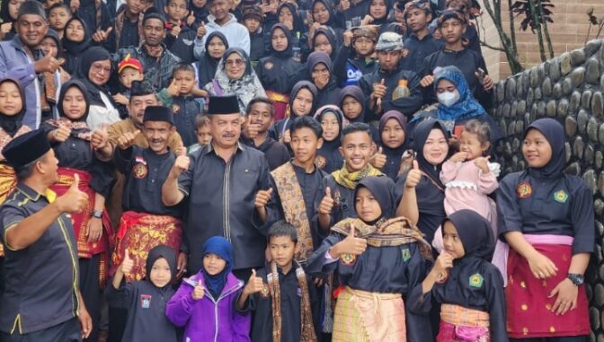 Fauzi Bahar Bersama Pesilat Muda