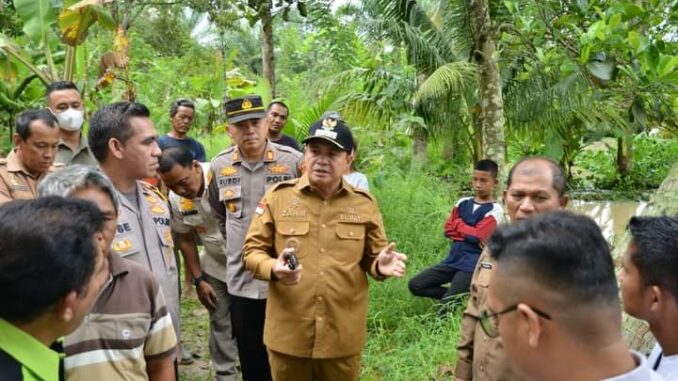 Bupati Batu Bara Ir. H. Zahir, M.AP., Didampingi Sejumlah Kepala Dinas Terkait Langsung Turun Ke Lokasi Untuk Meninjau Kondisi Banjir