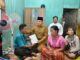 Bupati Batu Bara saat melayat kerumah duka Almarhum Elon Sinaga