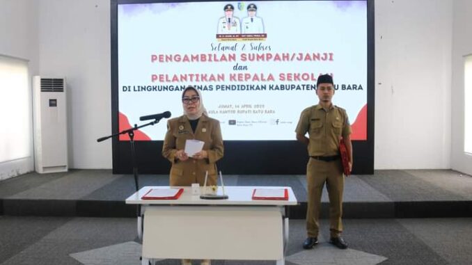 Sekda Norma Deli Siregar Melantik 13 Kepala Sekolah SD dan SMP