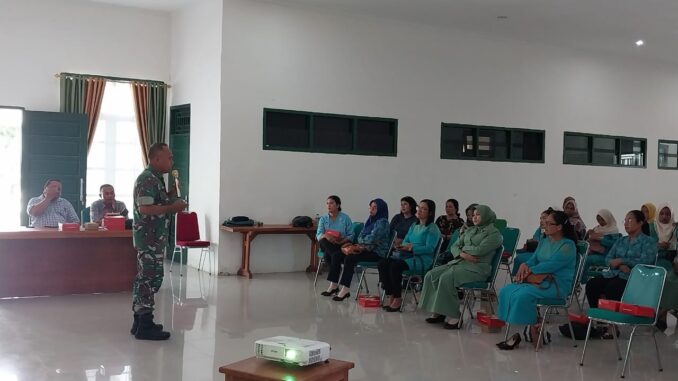 Sosialisasi kesehatan ibu hamil dan anak oleh Satgas TMMD ke 116 Kodim 0319 Mentawai