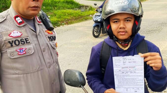 atlantas Polres Sawahlunto Laksanakan Kegiatan Penindakan Melalui Blangko Teguran Tertulis Kepada Masyarakat