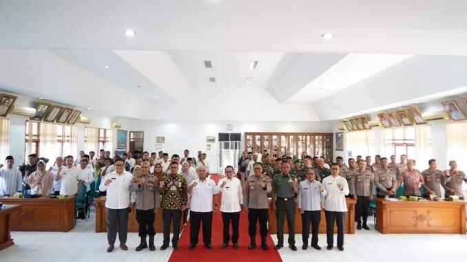 Bupati Eka Putra Gelar Rapat Pelaksanaan Pilwana Serentak