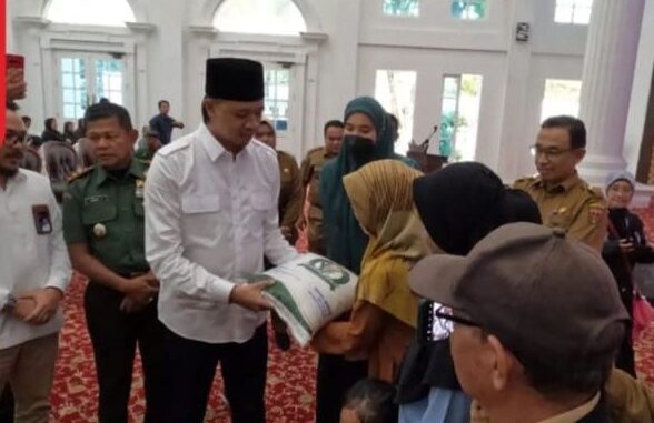 Disamping Menggelar GPM, Pemko Bukittinggi Juga Salurkan Bantuan Beras CPP
