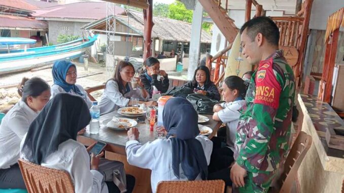 Komunikasi sosial bersama Babinsa Koramil 04 Sikakap