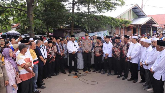 Pj. Wako Rida Ananda Lepas 236 calon jemaah haji Payakumbuh menuju Embarkasi Padang.
