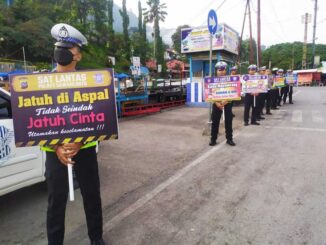 Sat Lantas Polres Sawahlunto mengedukasi masyarakat