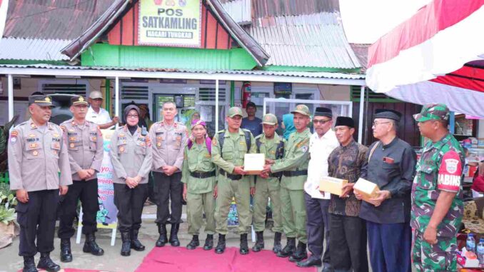 Silaturahmi Kepada Tokoh Masyarakat, Kapolres Payakumbuh Tinjau Pos Satkamling Warga