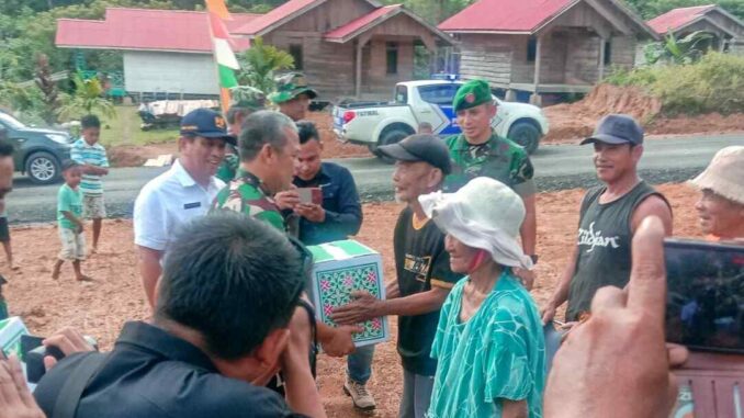 Tinjauan Kesiapan Program Fisik TMMD ke 116 Kodim 0319 Mentawai Sembari Bagikan Sembako