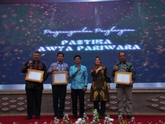 Wali Kota Terima Penghargaan Pastika Awya Pariwara