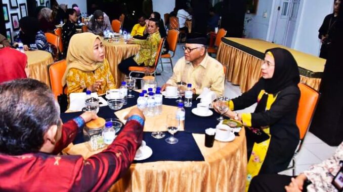 H. Zohirin Sayuti Diskusi Bersama dengan Irini Dewi Wanti didampingi oleh Sekda