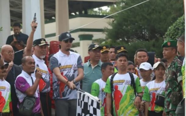 Pelepasan peserta lari Minangkabau 10 K Bukittinggi 2023.