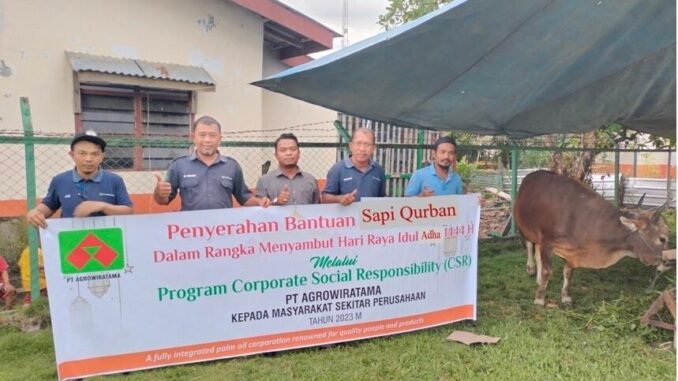 Perusahaan PT. Agrowiratama Salurkan Hewan Kurban di Lingkungan Perusahaan