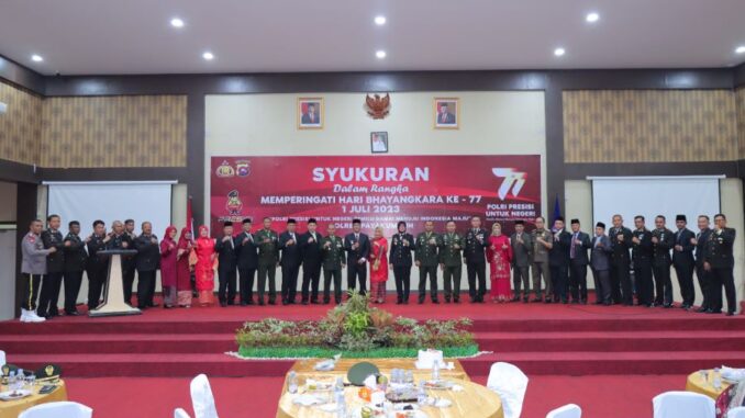 Syukuran Hari Bhayangkara ke 77 Polres Payakumbuh diwarnai dengan Potong Tumpeng dan Tari Kreasi Nusantara