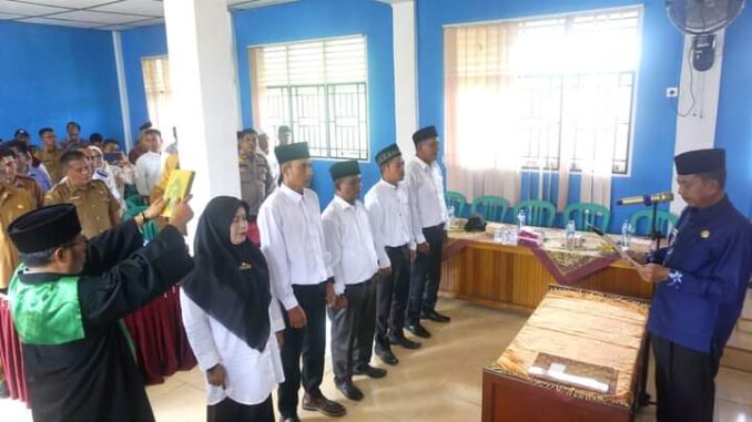 Wakil Bupati Pasaman Melantik Anggota Bamus Nagari Parit Periode 2020-2026
