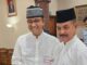 Fauzi Bahar serahkan langsung buku ciptaannya ke Anies Baswedan