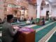 Kapolres Tanah Datar AKBP Derry Indra sedang memberikan edukasi kepada Jemaah Subuh masjid Lantai Batu