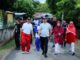 Kepala Desa Talawi Hilie dan Wali Kota Sawahlunto bersama masyarakat jalan santai
