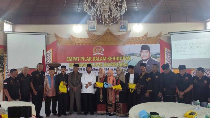 Leonardy Harmainy Sosialisasikan Empat Pilar Kepada Masyarakat Nagari Kurai Limo