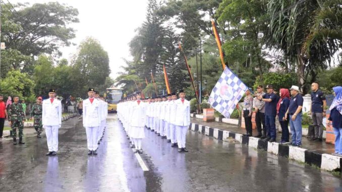 Pawai alegoris di Payakumbuh tetap meriah dan sukses meski diguyur hujan