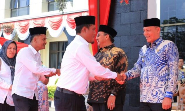 Pemda Pasaman Serahkan SK 602 Pegawai PPPK.