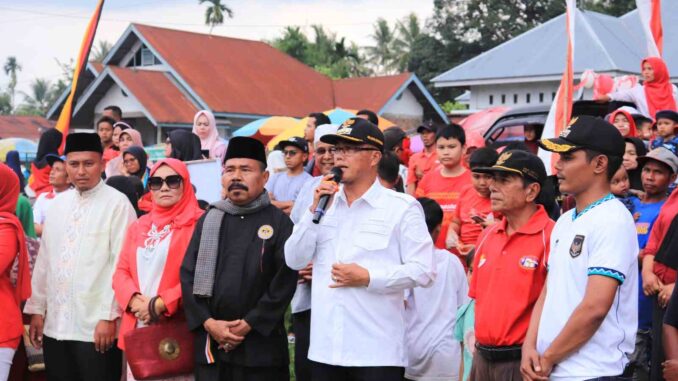 Pj Wako Payakumbuh lepas Pawai Anak Nagari Koto Panjang.