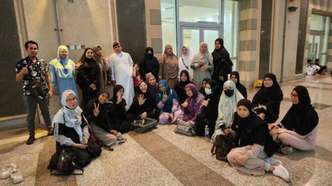 Risti Yuni Lestari saat bersilaturahmi dengan para imigran dan pelajar Indonesia di Arab Saudi. (Dok. Istimewa)