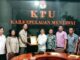 SK Pengurus Mappilu PWI Mentawai Diserahkan Ketua Erik Kepada Ketua KPU