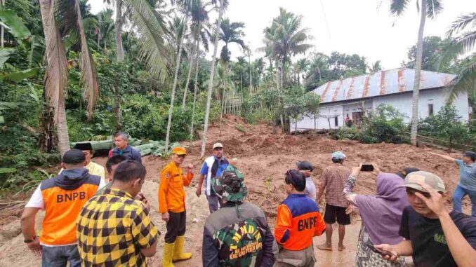 Situjuah dilanda Musibah tanah longsor.
