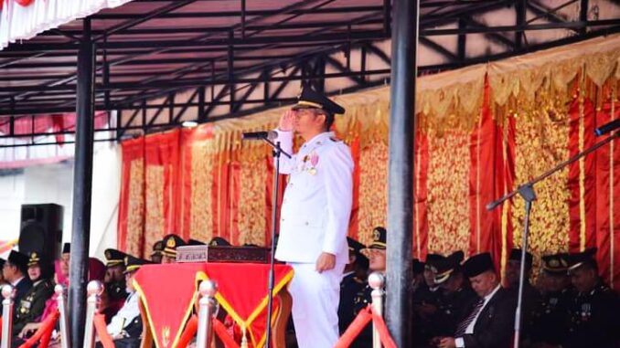 Wali Kota Sawahlunto H. Deri Asta Jadi Inspektur Upacara Pengibaran Bendera Merah Putih pada HUT ke-78 Kemerdekaan RI