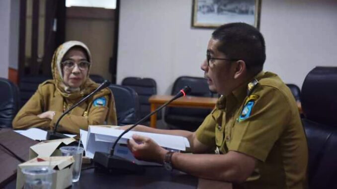 Wali Kota dan Sekda Kota Sawahlunto dalam Rapat Monitoring dan Evaluasi Penerapan SPM