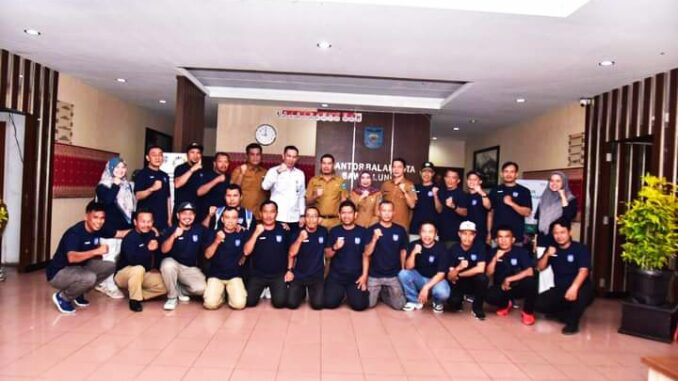 Wali Kota dan Sekda Kota Sawahlunto melepas keberangkatan Tim PS Pemko