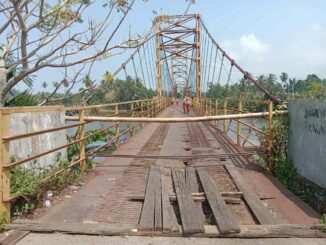 Kerap Makan Korban, Warga Tutup Akses Jembatan di Pasar Baru Bayang
